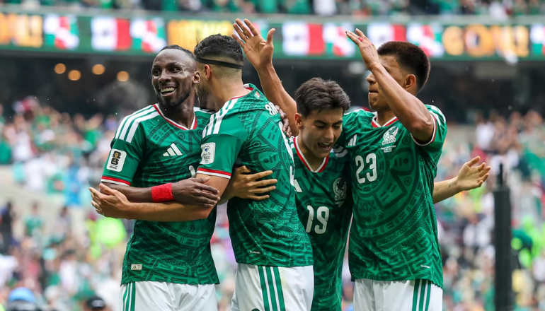 México aproveita estádio lendário e vence África do Sul na abertura da Copa do Mundo