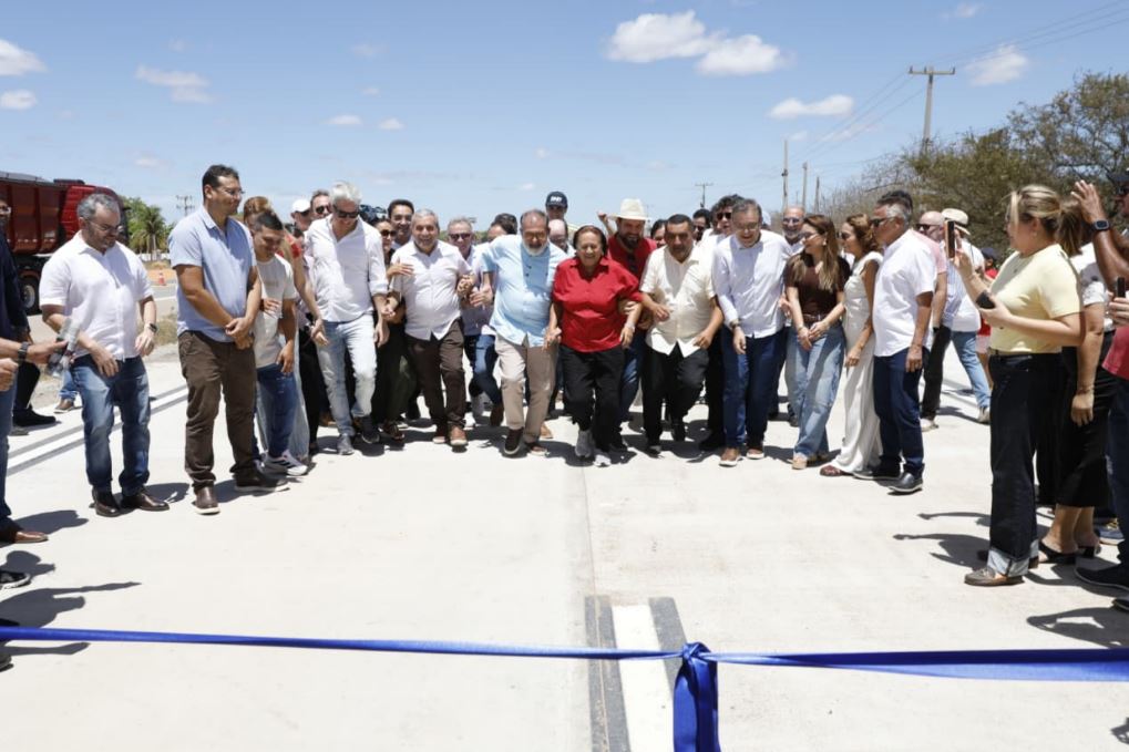 Fátima Bezerra inaugura 12 km da duplicação da BR-304 no Rio Grande do Norte