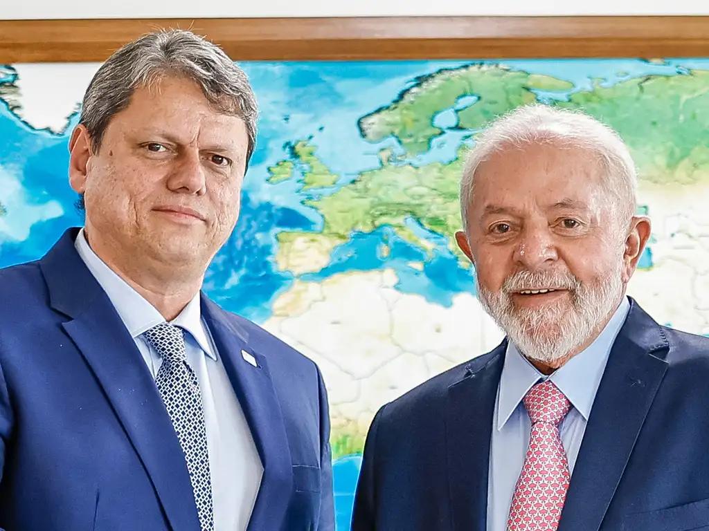 Lula e Tarcísio aparecem tecnicamente empatados em nova pesquisa para 2026