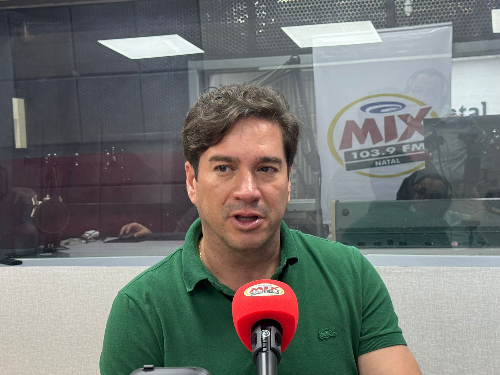 Tarifas dos EUA travam exportações e deixam barcos de pesca parados no RN
