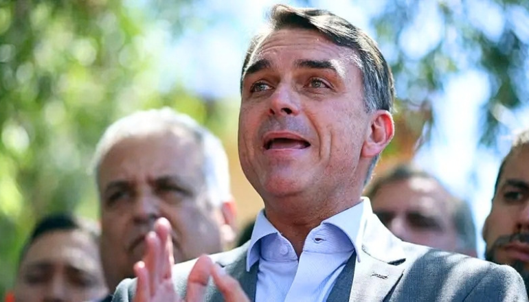 Flávio defende reforma do Judiciário, redução da maioridade penal e fim da reeleição